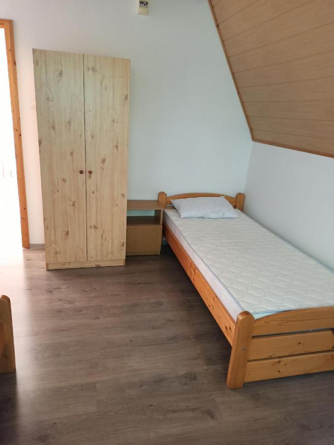 Anikó Apartmanház Balatonföldvár Exterior foto