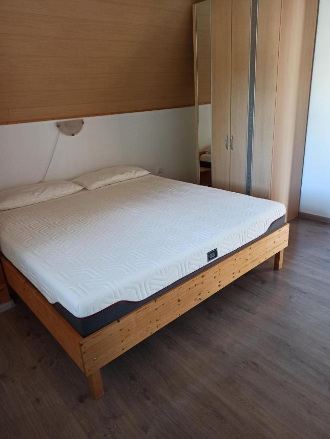 Anikó Apartmanház Balatonföldvár Exterior foto